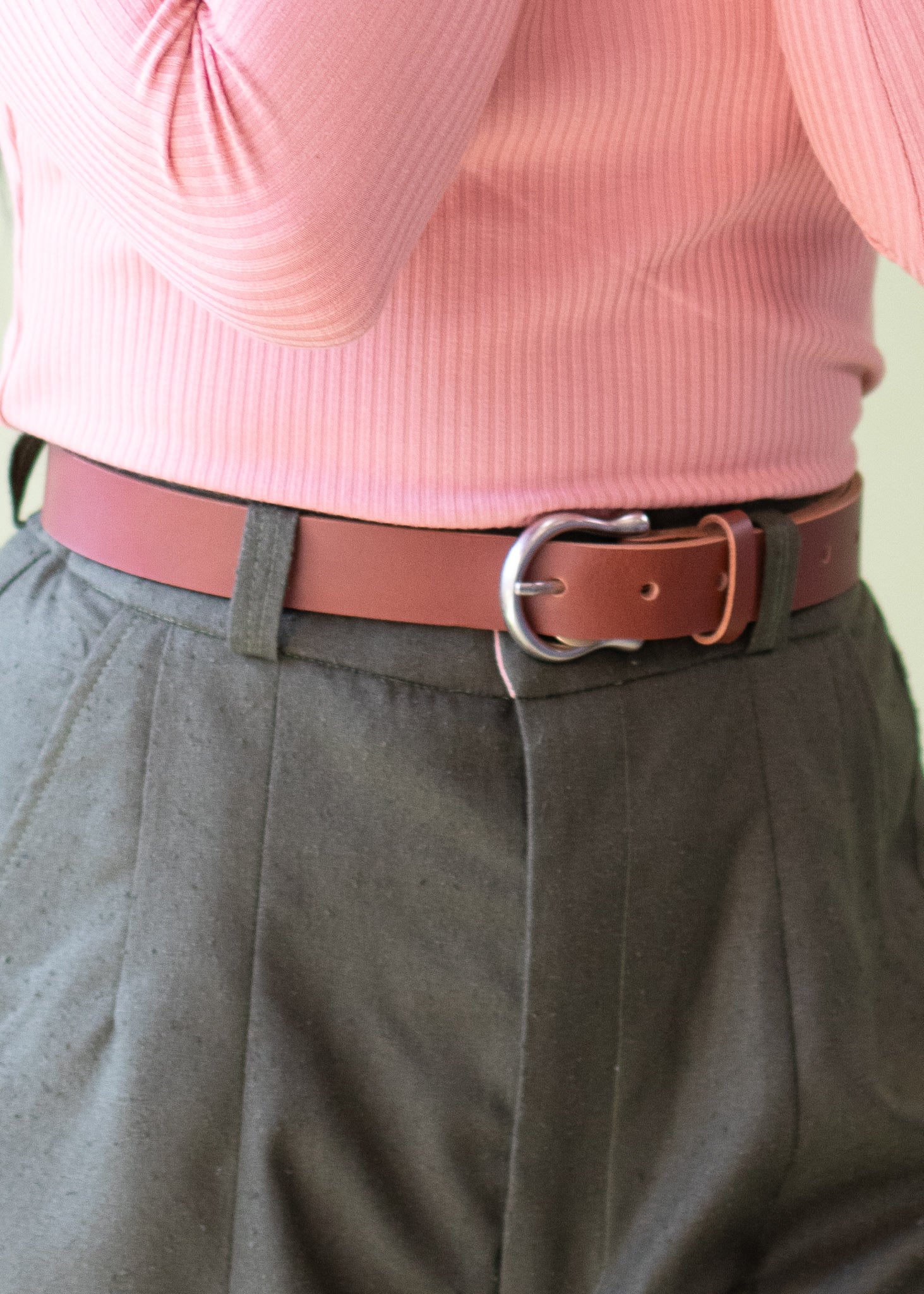 Horseshoe | Chestnut Leather Belt - Street and Saddle