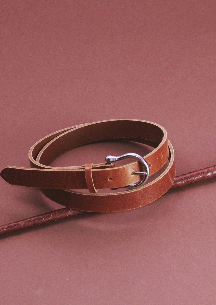 Horseshoe | Chestnut Leather Belt - Street and Saddle